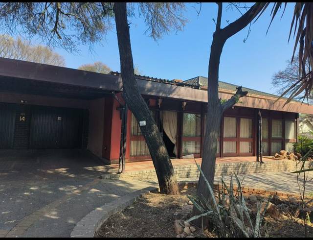 7 BEDROOM HOUSE FOR SALE IN ELDORAIGNE